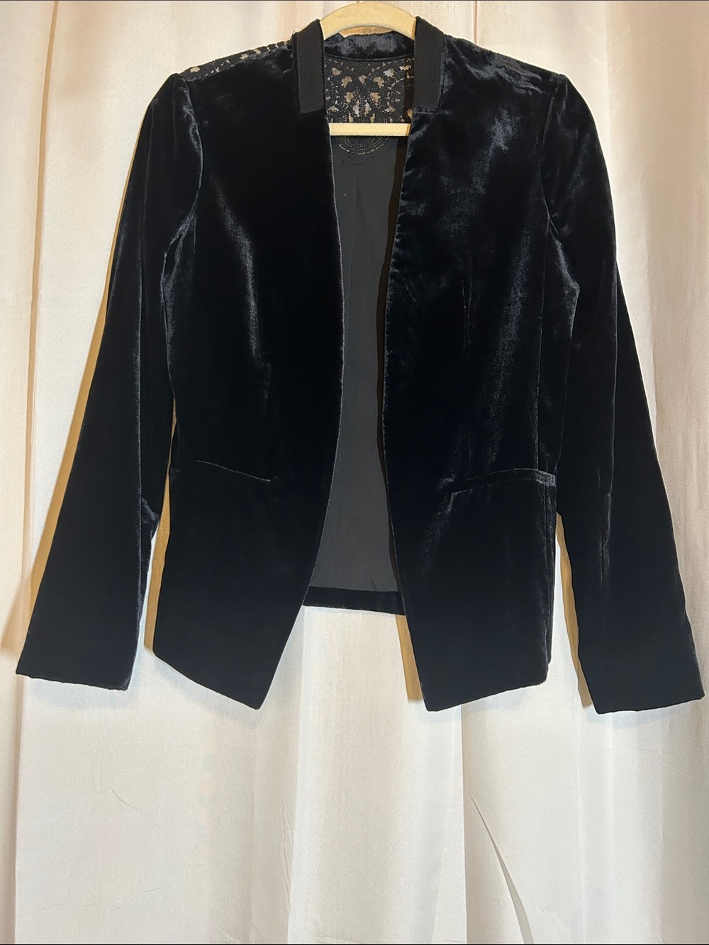 Mika Mindel Women's Lace Shoulders Black Velvet Open-Front Blazer Jacket